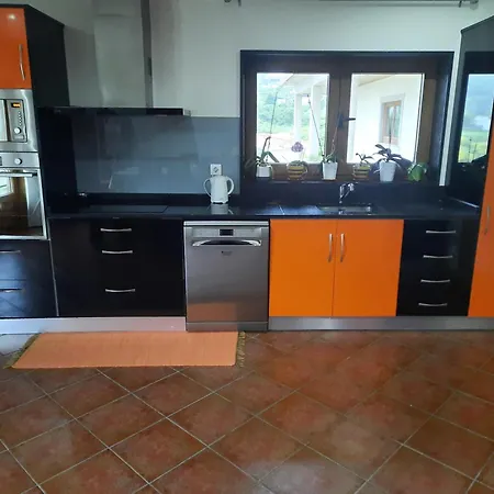 בית נופש Ls Charming House *